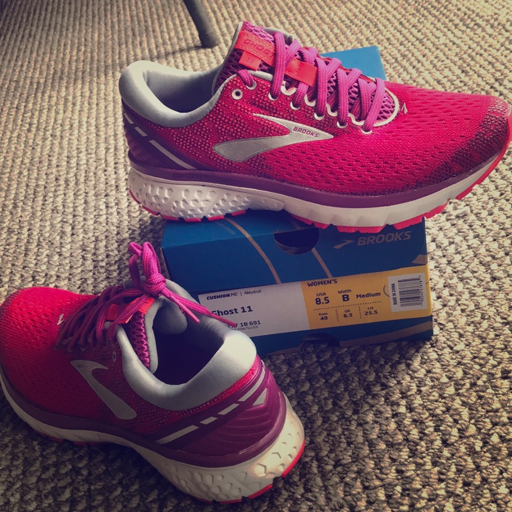 Brand new Brooks Ghost 11 size 8.5 women’s